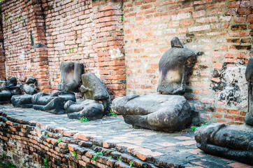 Fototapeta na wymiar Stara świątynia w Ayutthaya w Tajlandii