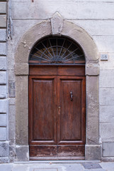 Fototapeta na wymiar Drewniane drzwi, wejście, stary dwór