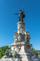 Fototapeta na wymiar statua mémorial