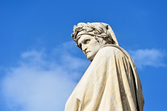 Statue von Dante Alighieri in Florenz