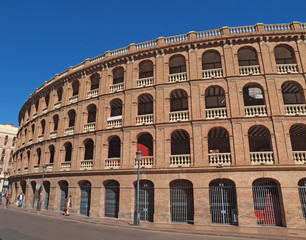 Fototapeta na wymiar Plaza de Toros budynek w Walencji, w Hiszpanii.