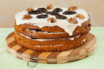 honey cake with plum and walnut
