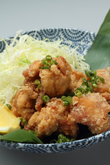 若鶏のからあげ