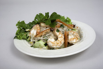 salad of shrimp, lettuce, and rice noodles
