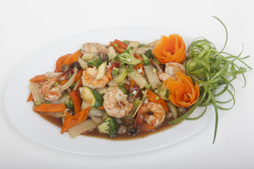 salad of shrimp and vegetables