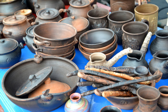 Sale of ceramic ware