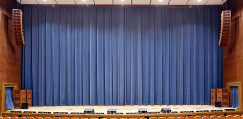 Theater curtain