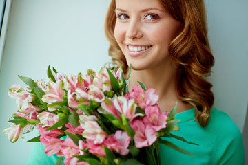 Fototapeta premium Girl with bouquet
