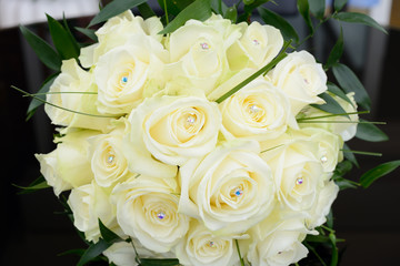 Brides yellow roses