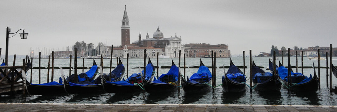 San Giorgio e gondole