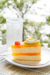 Orange cake and slice kiwi fruit