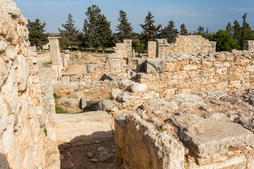 Vestiges antiques dans le sanctuaire d'Apollon