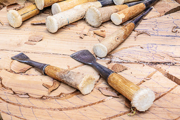 ools of the woodcarver