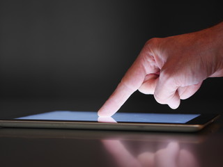 ipad mit hand
