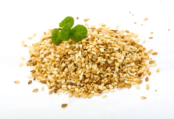 Roasted sesame seeds