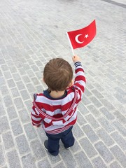 Türk Bayrağı ve Çocuk
