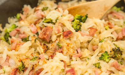 Browned Potatoes with Ham and Broccoli