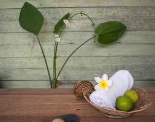 Spa treatment with lime with towels
