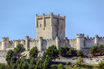Fototapeta na wymiar Castle of Penafiel, Valladolid, Spain