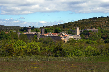 Fototapeta na wymiar Village médiéval.