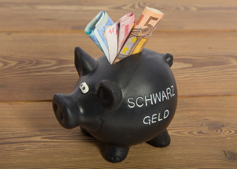 Sparschwein mit Schwarzgeld