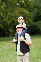 Fototapeta premium Piggyback ride