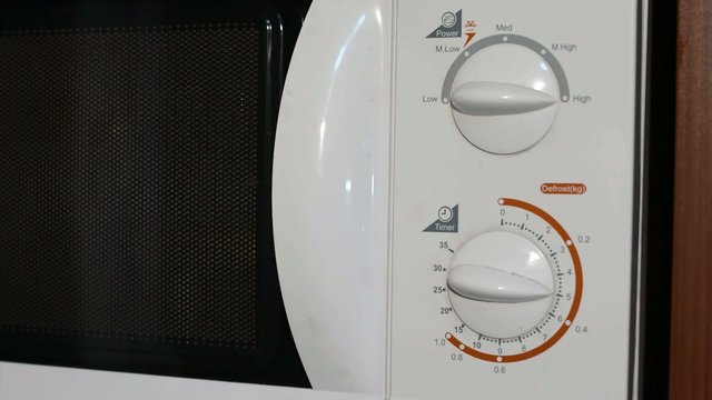 close and turn on the white oven
