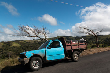 Fototapeta na wymiar Stary samochód, Kostaryka