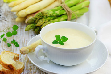 Spargelsuppe