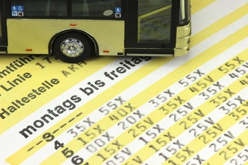 Abfahrtszeiten auf einem Busfahrplan