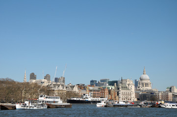Fototapeta premium London skyline across River Thames at Blackfriars
