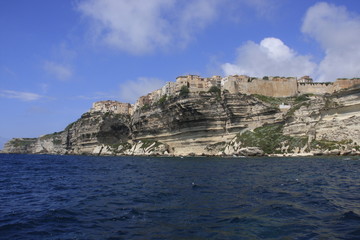 Fototapeta na wymiar falaises de Bonifacio