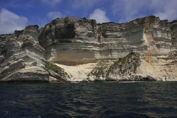 Fototapeta na wymiar falaises tourmentées