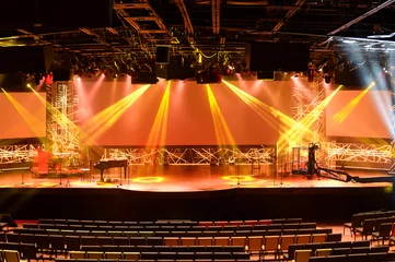 Photo sur Plexiglas Théâtre Stage With Lights and Piano
