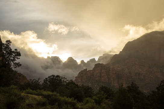 Fototapeta Fog in Zion Canyon