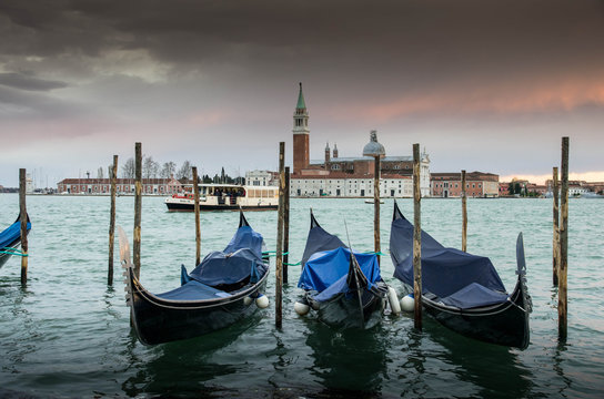 Fototapeta gondoles à venise