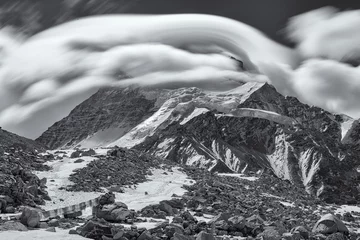 Foto auf Acrylglas Cho Oyu Wolke über Cho Oyu (Schwarzweiß)