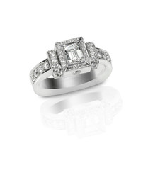 Beautiful diamond wedding engagment band ring solitaire with mul