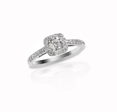 Beautiful diamond wedding engagment band ring solitaire with mul