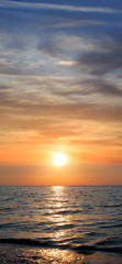 Obraz na płótnie Canvas Sunset. Seascape.