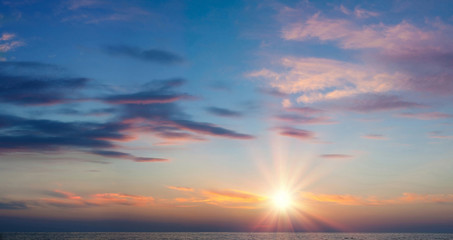 Obraz na płótnie Canvas Sunset. Cloudscape.