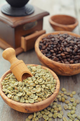 Green and roasted coffee beans