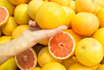 Choosing grapefruit