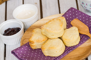 bear shape scone and jam
