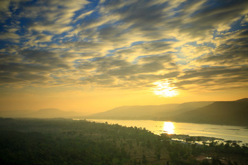 Fototapeta na wymiar sunrise