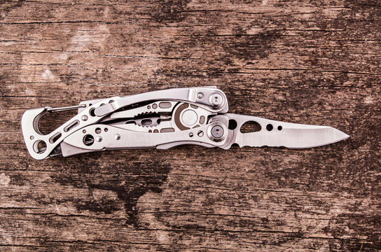 multitool, multi purpose tool with plyers and knife