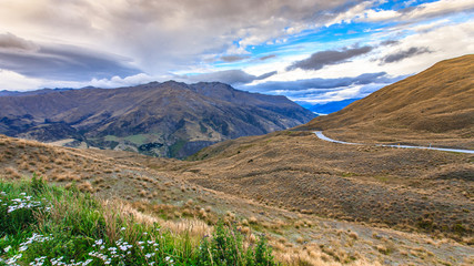 Fototapeta premium Grassland route, Crown Range Road
