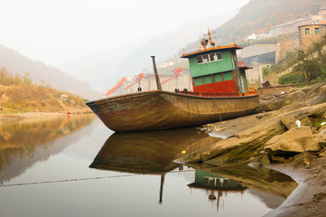 The Ship Stranding on Riverside