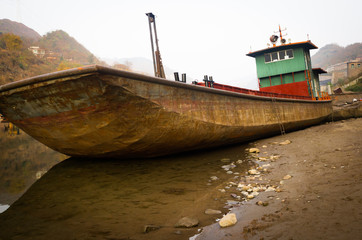 The Ship Stranding on Riverside