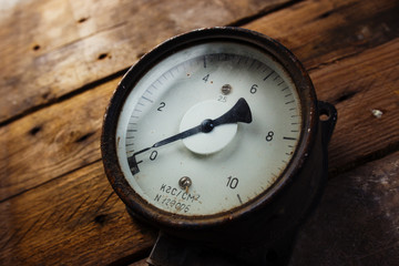 Vintage pressure meter